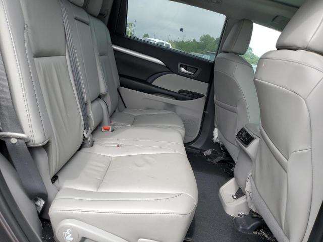 Photo 11 from auction – 2019 TOYOTA HIGHLANDER with VIN 5TDJZRFH4KS625240