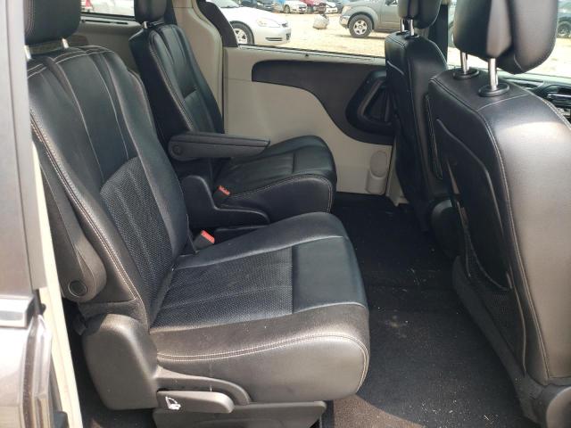 Photo 10 from auction – 2015 CHRYSLER TOWN & COU with VIN 2C4RC1CG1FR674993
