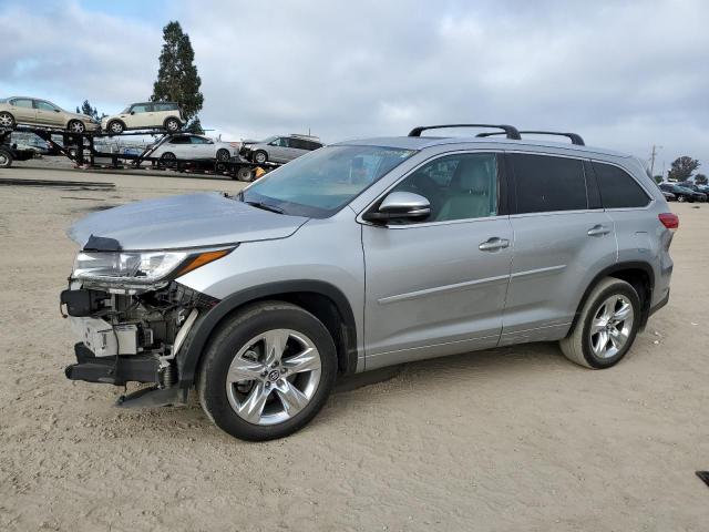 TOYOTA HIGHLANDER 2018 with VIN 5TDDZRFH2JS827019 - Photo from auction