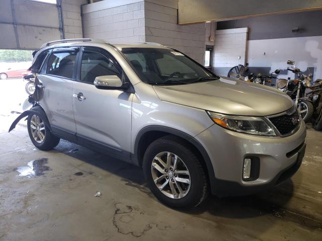 Photo 4 from auction – 2015 KIA SORENTO LX with VIN 5XYKT4A60FG623728