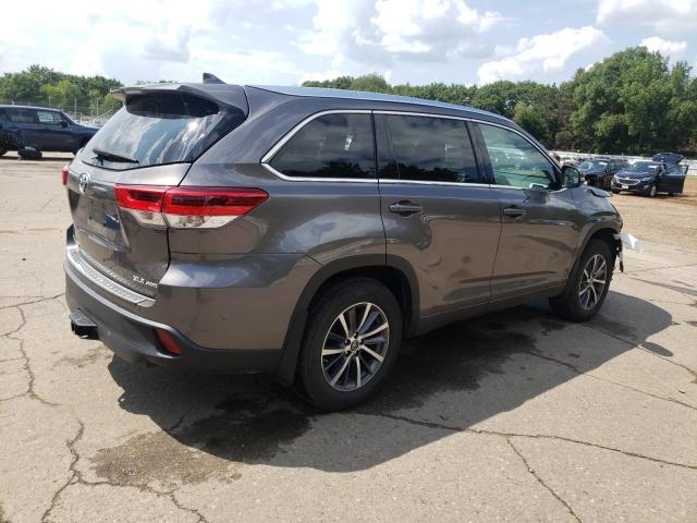 Photo 3 from auction – 2018 TOYOTA HIGHLANDER with VIN 5TDJZRFH2JS524387