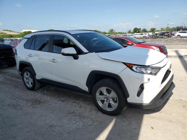 Photo 4 from auction – 2021 TOYOTA RAV4 XLE with VIN 2T3W1RFVXMC146410