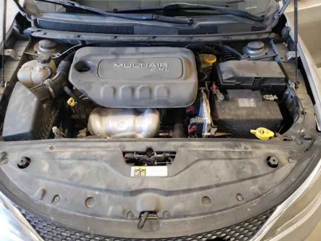 Photo 11 from auction – 2016 CHRYSLER 200 LIMITE with VIN 1C3CCCAB0GN106875