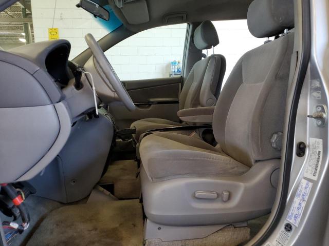 Photo 7 from auction – 2004 TOYOTA SIENNA CE with VIN 5TDZA23C14S154886