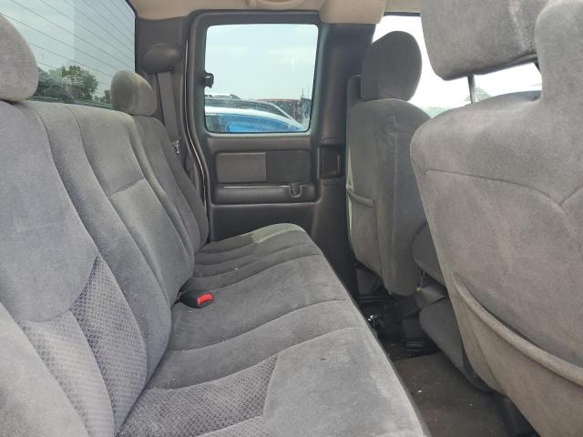 Photo 10 from auction – 2004 CHEVROLET SILVERADO with VIN 2GCEK19T741310627