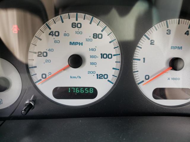 Photo 9 from auction – 2002 CHRYSLER TOWN & COU with VIN 2C8GP74L92R645275