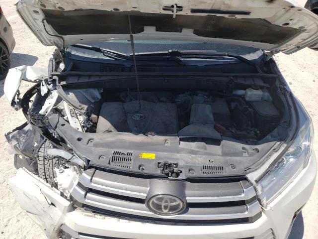 Photo 12 from auction – 2018 TOYOTA HIGHLANDER with VIN 5TDKZRFH8JS534975