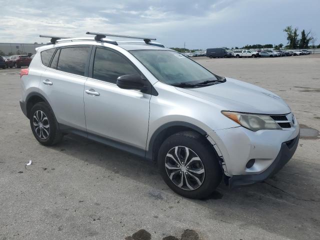 Photo 4 from auction – 2015 TOYOTA RAV4 LE with VIN JTMZFREV2FD055419