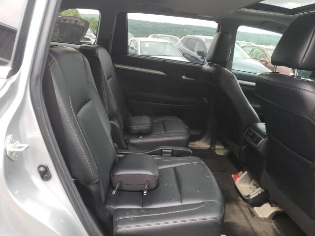 Photo 11 from auction – 2018 TOYOTA HIGHLANDER with VIN 5TDJZRFH0JS538448