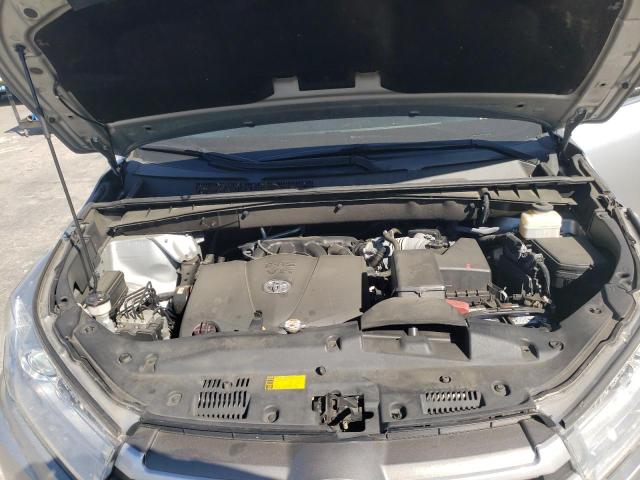 Photo 12 from auction – 2018 TOYOTA HIGHLANDER with VIN 5TDZZRFH3JS263967