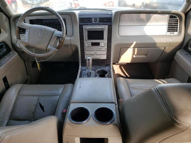 Photo 8 from auction – 2010 LINCOLN NAVIGATOR with VIN 5LMJJ3J59AEJ04576