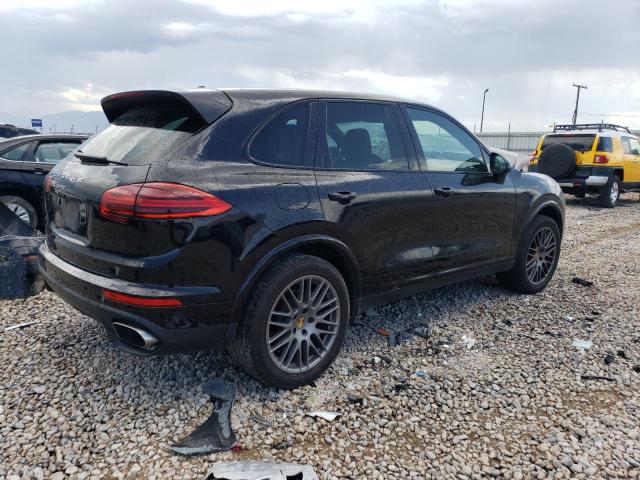 Снимка 3 от търг – 2017 PORSCHE CAYENNE с VIN WP1AA2A25HKA85008