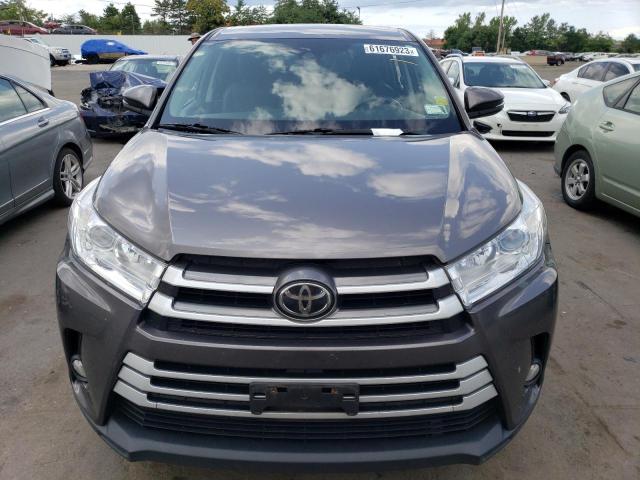 Photo 5 from auction – 2017 TOYOTA HIGHLANDER with VIN 5TDBZRFH1HS430872