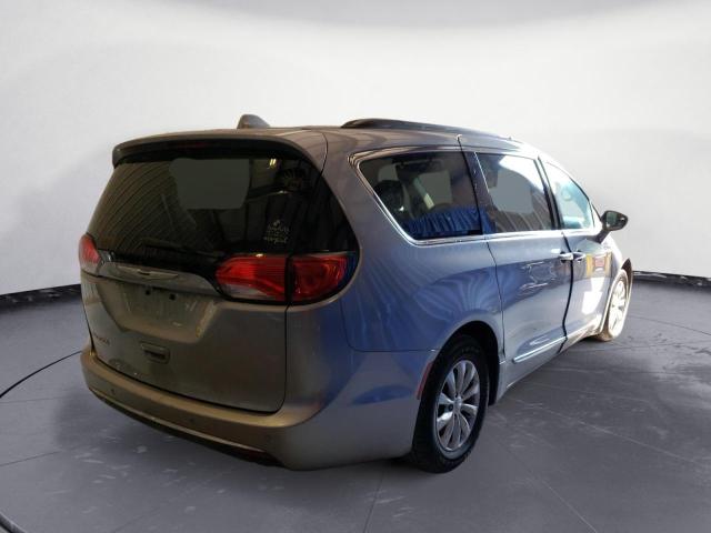 Снимка 3 от търг – 2017 CHRYSLER PACIFICA T с VIN 2C4RC1BG0HR593942