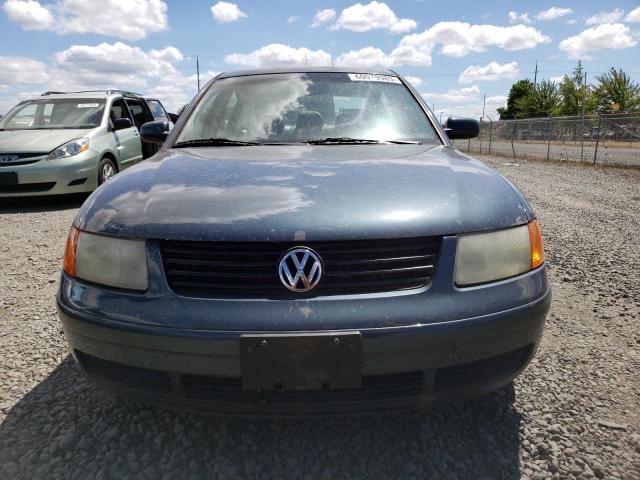 Photo 5 from auction – 2000 VOLKSWAGEN PASSAT GLX with VIN WVWPD23B5YP225903