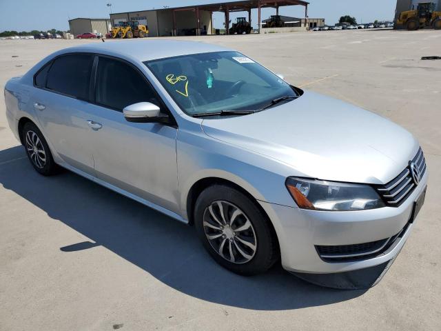 Photo 4 from auction – 2015 VOLKSWAGEN PASSAT S with VIN 1VWAS7A35FC006817