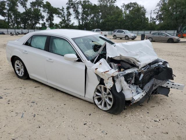 Photo 4 from auction – 2015 CHRYSLER 300 LIMITE with VIN 2C3CCAAG0FH780483