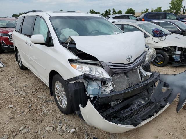 Photo 4 from auction – 2015 TOYOTA SIENNA XLE with VIN 5TDYK3DC7FS614696