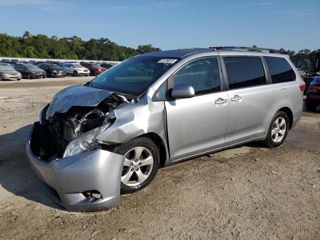 TOYOTA SIENNA LE 2017 with VIN 5TDKZ3DC6HS882286 - Photo from auction