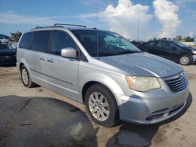 Photo 4 from auction – 2011 CHRYSLER TOWN & COU with VIN 2A4RR8DG2BR645559