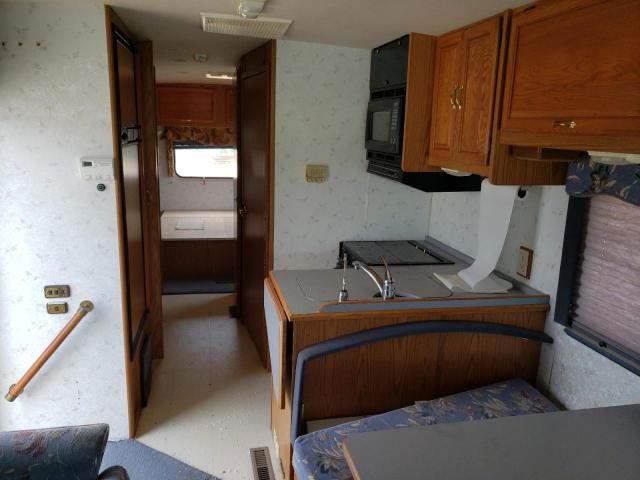 Photo 6 from auction – 1998 WINNEBAGO SUNCRUISER with VIN 1GBLP37J5W3314554