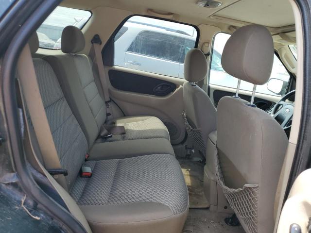 Photo 11 from auction – 2004 FORD ESCAPE XLT with VIN 1FMYU93104KA82690