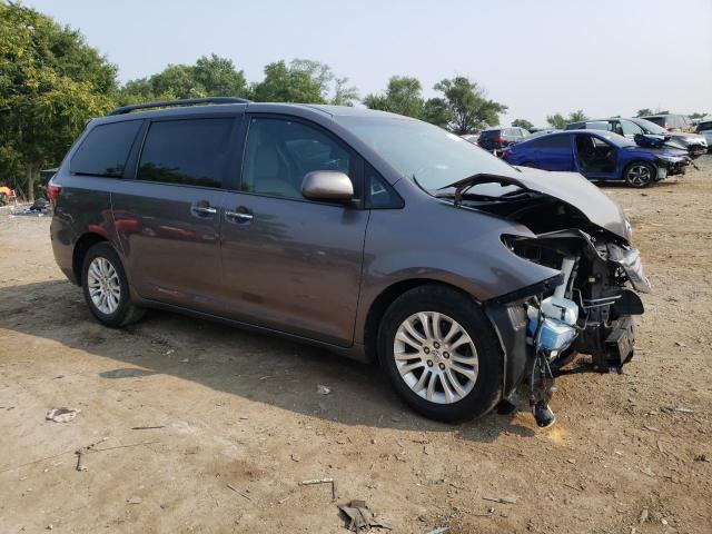 Photo 4 from auction – 2015 TOYOTA SIENNA XLE with VIN 5TDYK3DC8FS566240