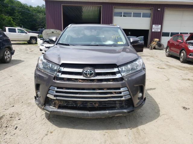 Photo 5 from auction – 2017 TOYOTA HIGHLANDER with VIN 5TDDZRFH6HS367101
