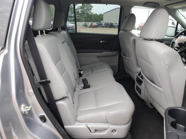 Photo 11 from auction – 2017 HONDA PILOT TOUR with VIN 5FNYF5H96HB006920