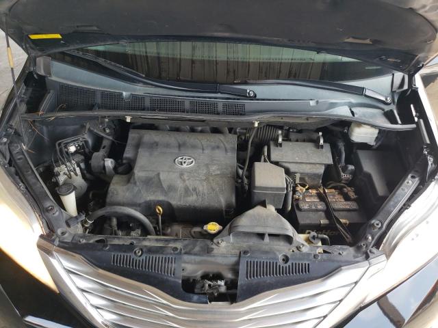 Photo 12 from auction – 2011 TOYOTA SIENNA XLE with VIN 5TDYK3DC3BS071583