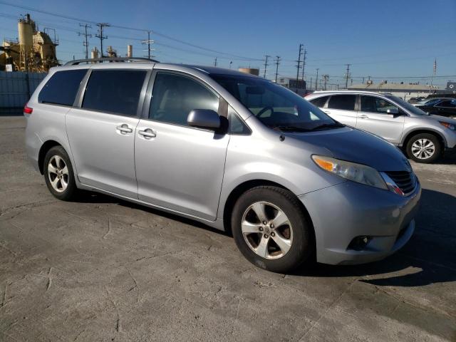 Photo 4 from auction – 2013 TOYOTA SIENNA LE with VIN 5TDKK3DC2DS381779