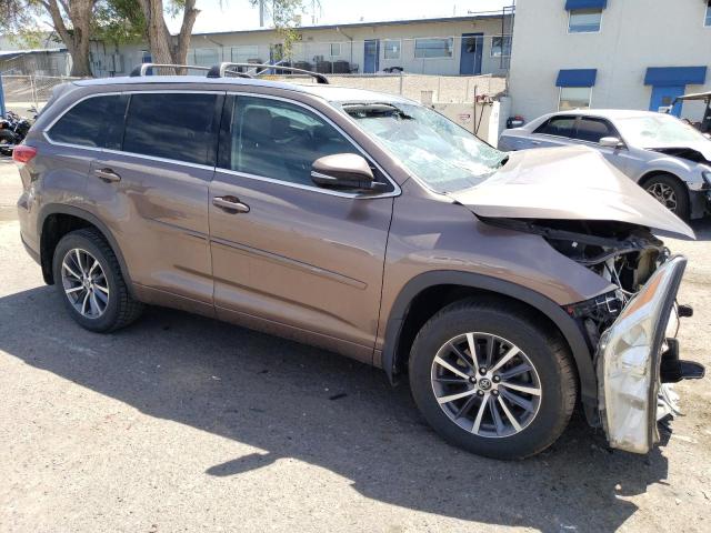 Photo 4 from auction – 2018 TOYOTA HIGHLANDER with VIN 5TDJZRFH9JS816330