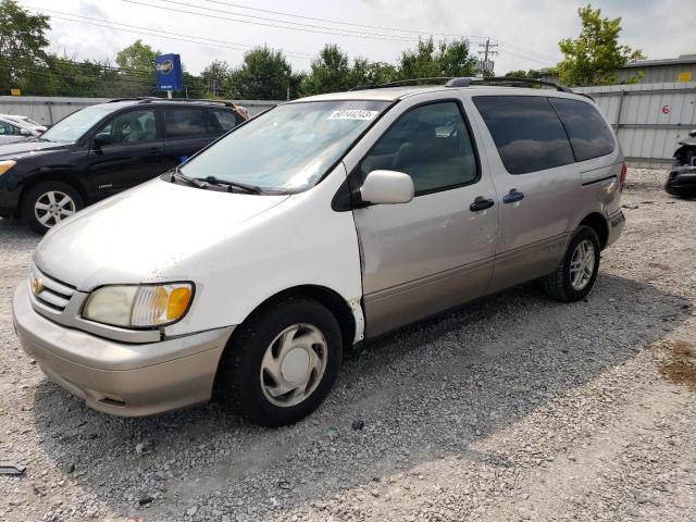 TOYOTA SIENNA LE 2001 with VIN 4T3ZF13C51U320770 - Photo from auction
