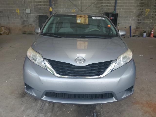 Photo 5 from auction – 2013 TOYOTA SIENNA LE with VIN 5TDKK3DC2DS343243