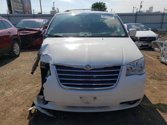 Photo 5 from auction – 2010 CHRYSLER TOWN & COU with VIN 2A4RR8DX3AR330378