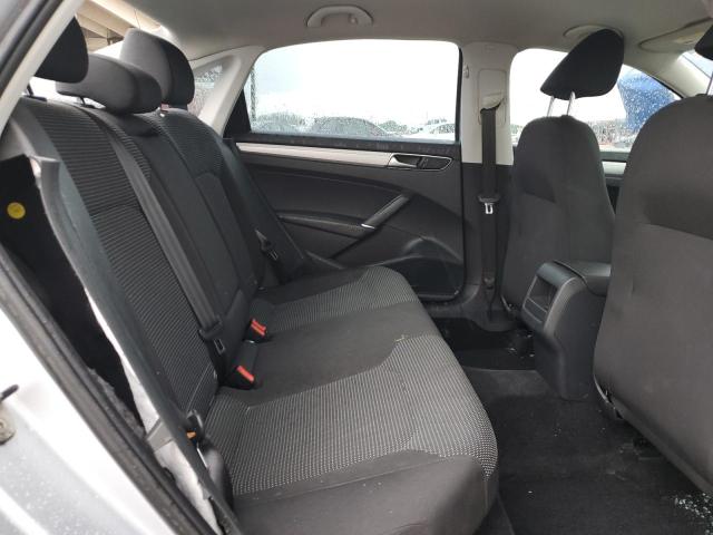Photo 10 from auction – 2016 VOLKSWAGEN PASSAT S with VIN 1VWAS7A32GC043048