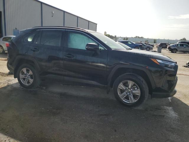 Photo 4 from auction – 2022 TOYOTA RAV4 XLE with VIN 2T3P1RFV9NC286728