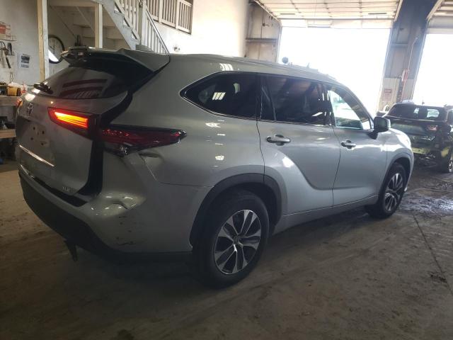 Photo 3 from auction – 2022 TOYOTA HIGHLANDER with VIN 5TDGZRAH5NS128574