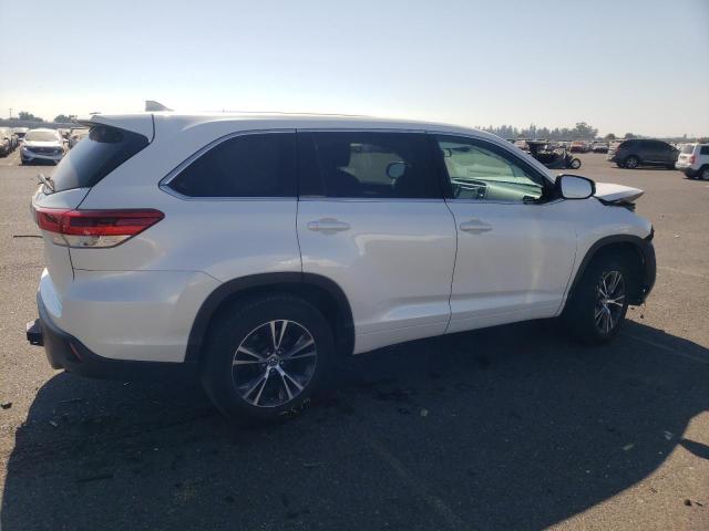 Photo 3 from auction – 2018 TOYOTA HIGHLANDER with VIN 5TDZZRFH4JS288618