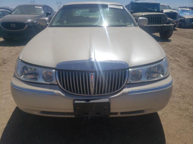 Photo 5 from auction – 2000 LINCOLN TOWN CAR C with VIN 1LNHM83W1YY810400