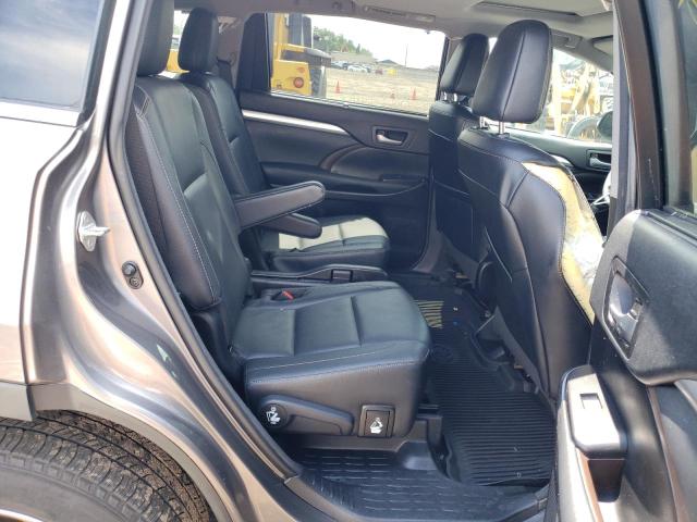 Photo 11 from auction – 2017 TOYOTA HIGHLANDER with VIN 5TDJZRFH7HS521320