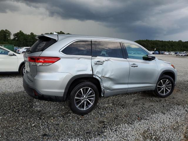 Photo 3 from auction – 2018 TOYOTA HIGHLANDER with VIN 5TDKZRFH7JS539990