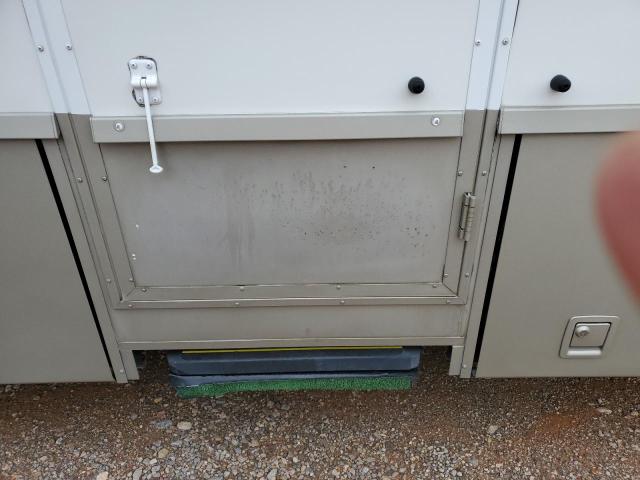 Photo 9 from auction – 2002 WINNEBAGO ADVENTURER with VIN 1FCNF53S710A19306