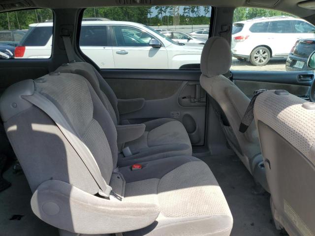Photo 11 from auction – 2010 TOYOTA SIENNA CE with VIN 5TDKK4CC9AS336227