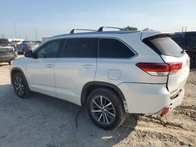 Photo 2 from auction – 2018 TOYOTA HIGHLANDER with VIN 5TDKZRFH9JS530689