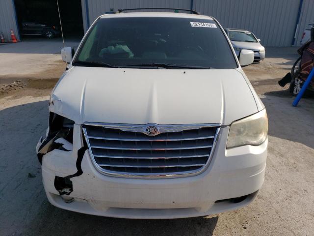Photo 5 from auction – 2010 CHRYSLER TOWN & COU with VIN 2A4RR5D14AR493874