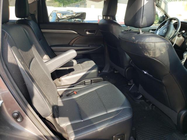 Photo 11 from auction – 2018 TOYOTA HIGHLANDER with VIN 5TDDZRFHXJS823199