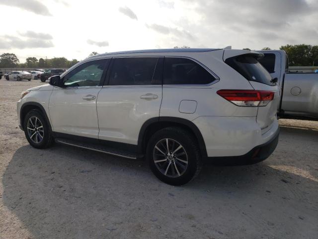 Photo 2 from auction – 2019 TOYOTA HIGHLANDER with VIN 5TDKZRFHXKS552945