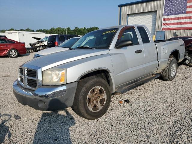 DODGE DAKOTA SLT 2005 with VIN 1D7HW42K35S252575 - Photo from auction
