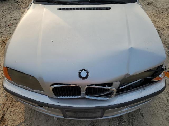 Photo 11 from auction – 2000 BMW 323 IT with VIN WBAAR3345YJM02609